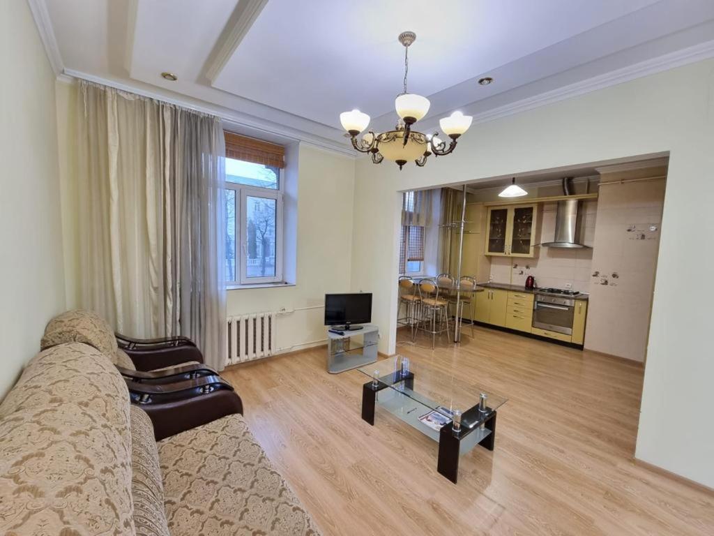 White New Apartments Ultracentral 2-Rooms In The Heart Chisináu Exterior foto