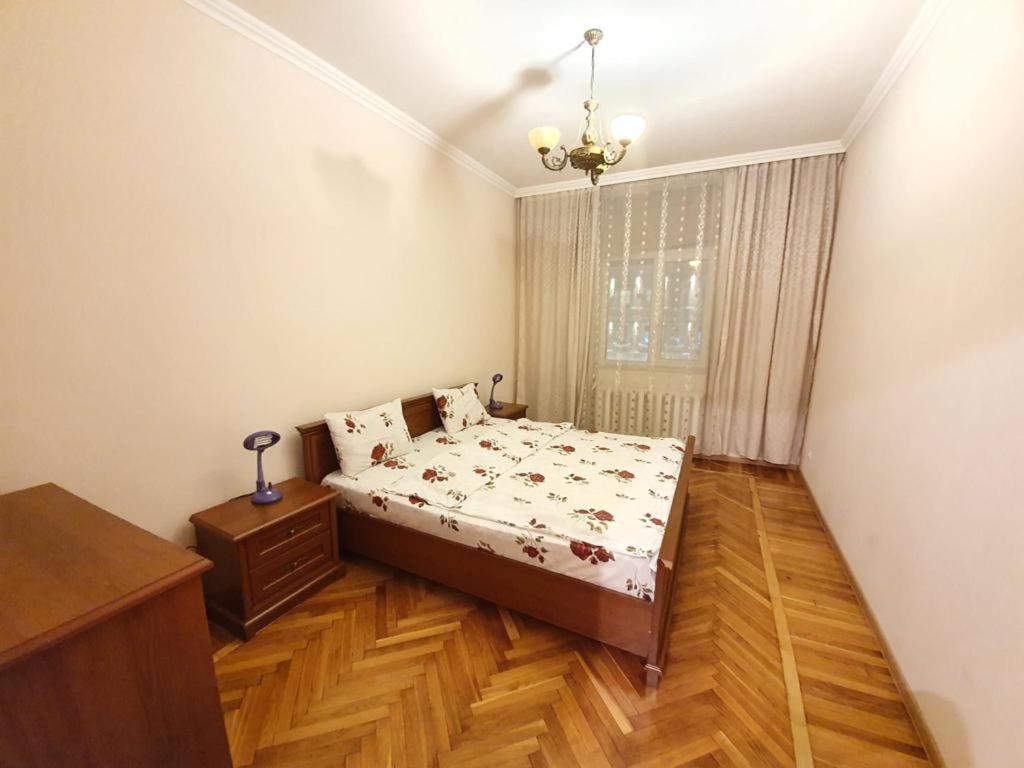 White New Apartments Ultracentral 2-Rooms In The Heart Chisináu Exterior foto